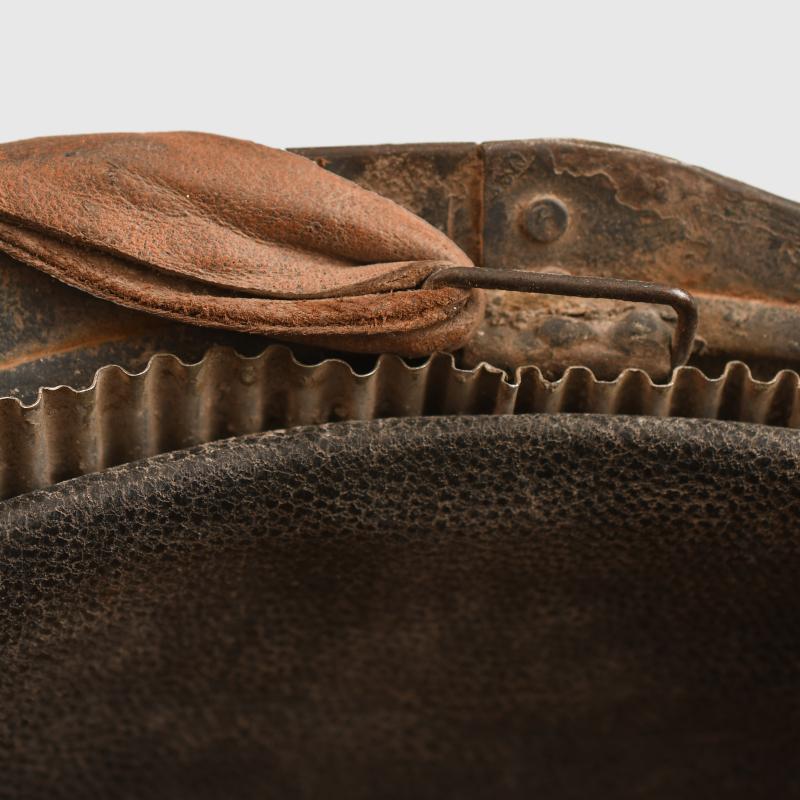 FRENCH WWI TANKERS HELMET KNOWN AS THE CHAR DU COMBAT.