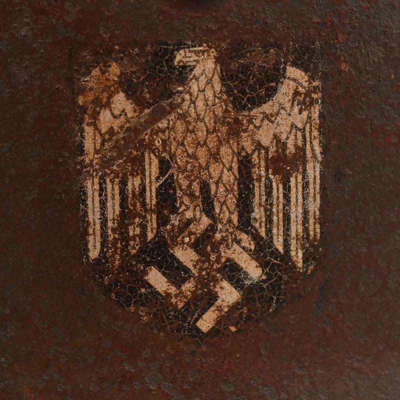 GERMAN WWII HUGE SIZE M.42 ARMY SINGLE DECAL COMBAT HELMET, GRAVE MARKER.