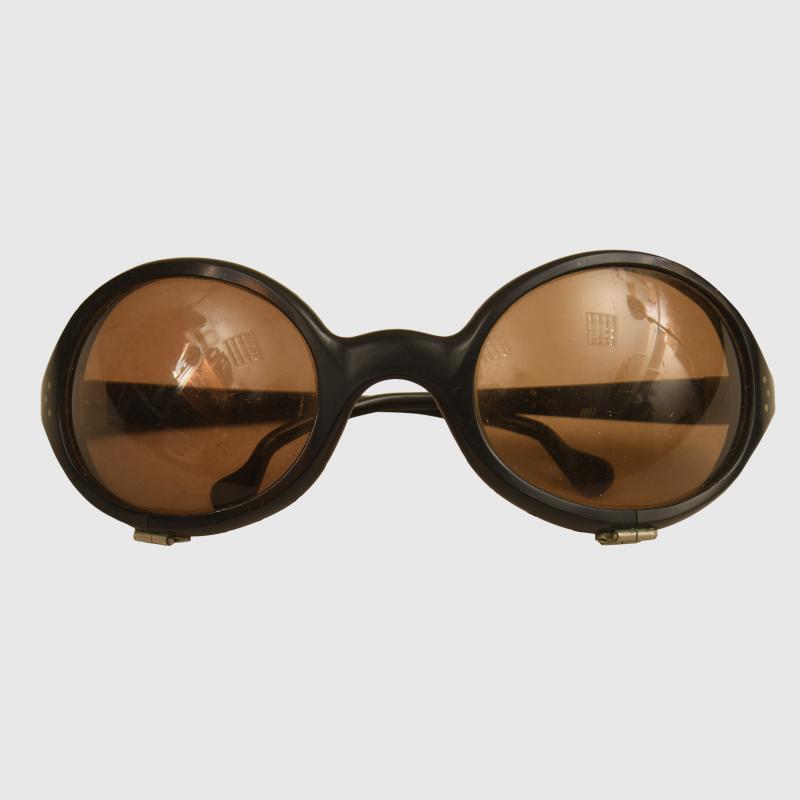 GERMAN WWII 1ST MODEL SHATTERPROOF FLYING GOGGLES.