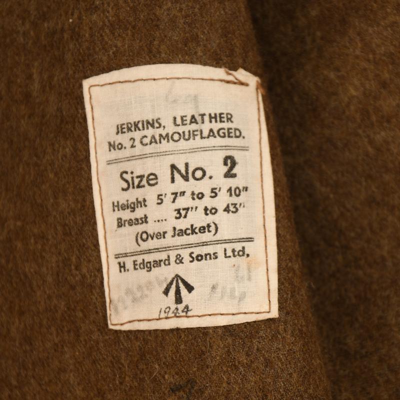 BRITISH WWII SLEEVELESS LEATHER JERKIN.