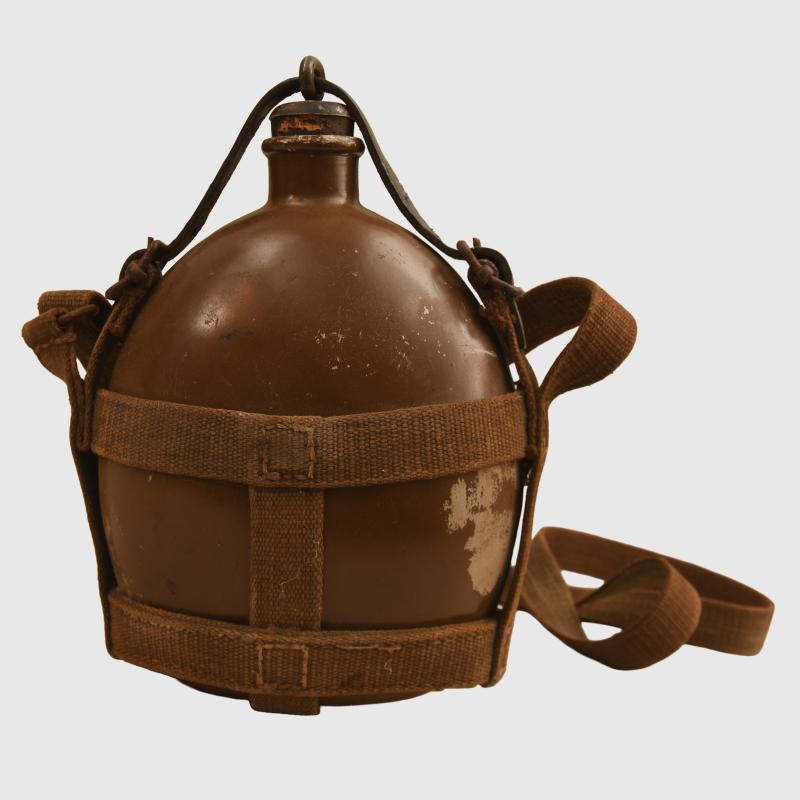 JAPANESE WWII SOLDIERS WATER BOTTLE.