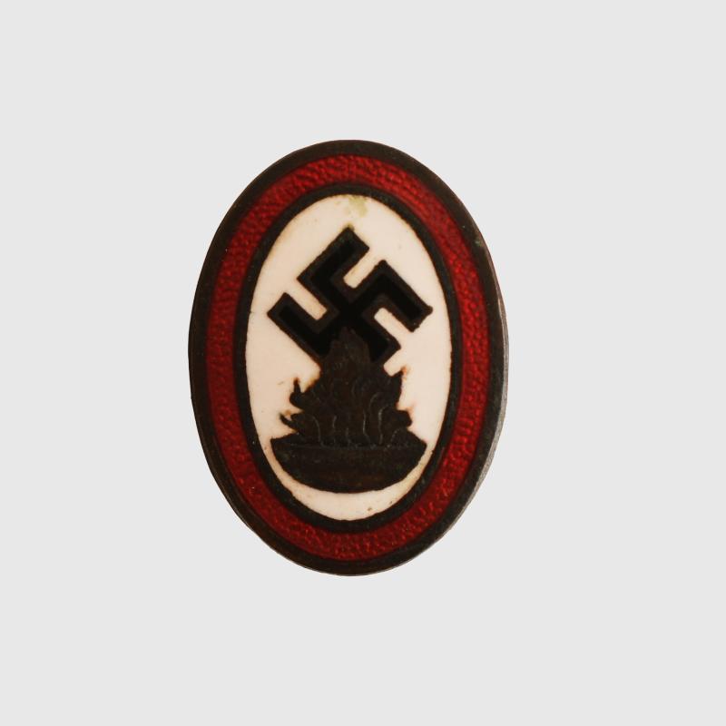 GERMAN WWII DAF CAP BADGE.