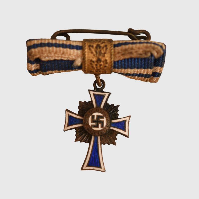 GERMAN WWII MOTHERS CROSS IN BRONZE MINIATURE.