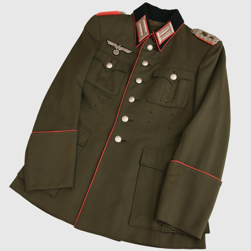 GERMAN PANZER MAJOR’S PIPED FIELD SERVICE TUNIC, KNIGHTS CROSS AND OAK LEAVES WINNER.