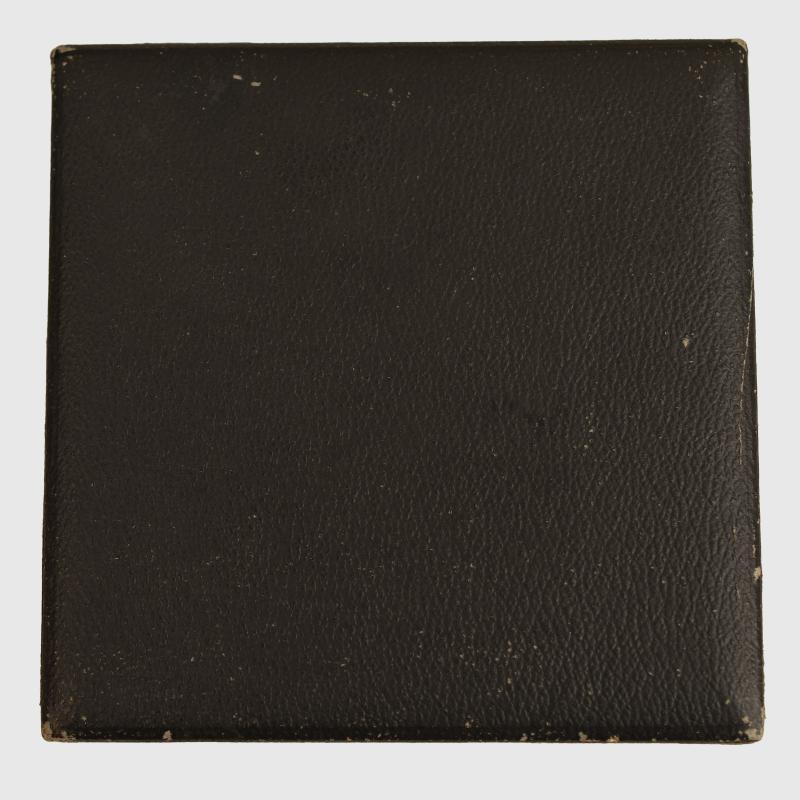 GERMAN WWII GERMAN CROSS IN GOLD, CASED.