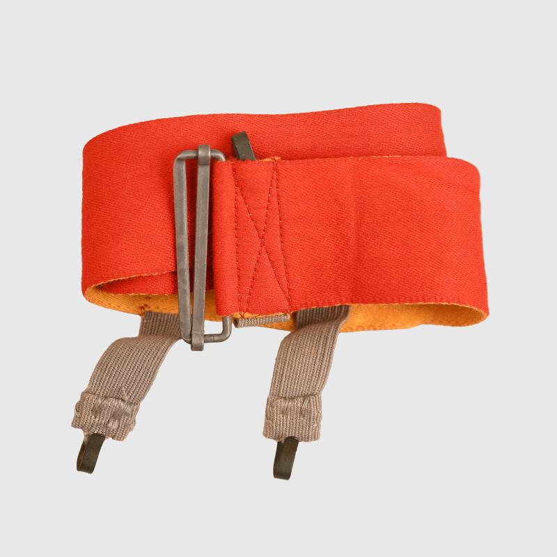 GERMAN WWII HELMET MANOEUVRE BAND.