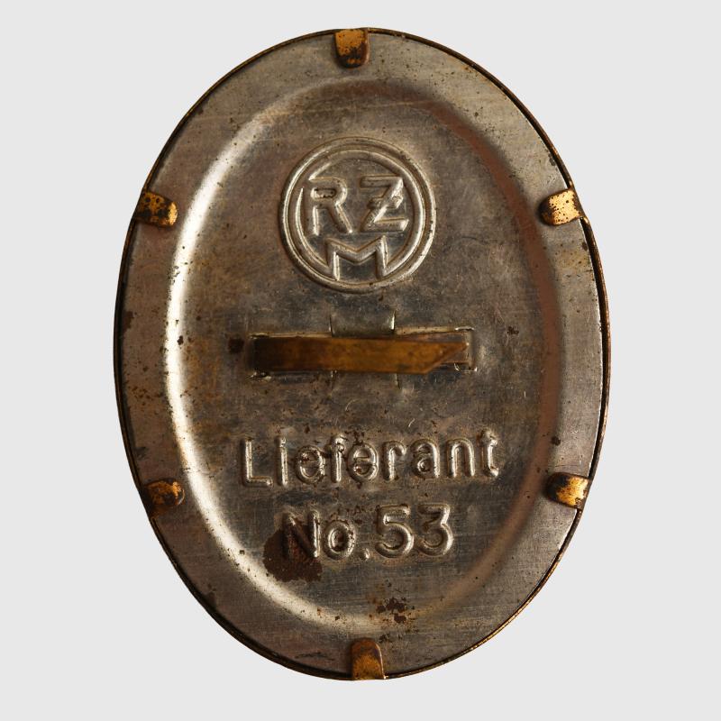 GERMAN WWII DAF CAP BADGE.