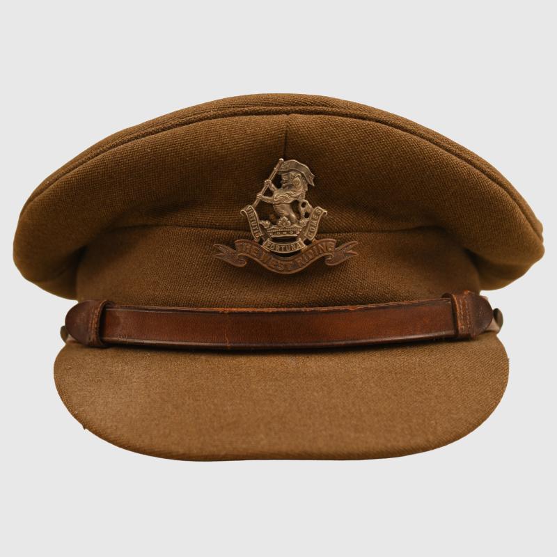 BRITISH WWII WEST RIDING REGIMENT OFFICERS VISOR CAP.