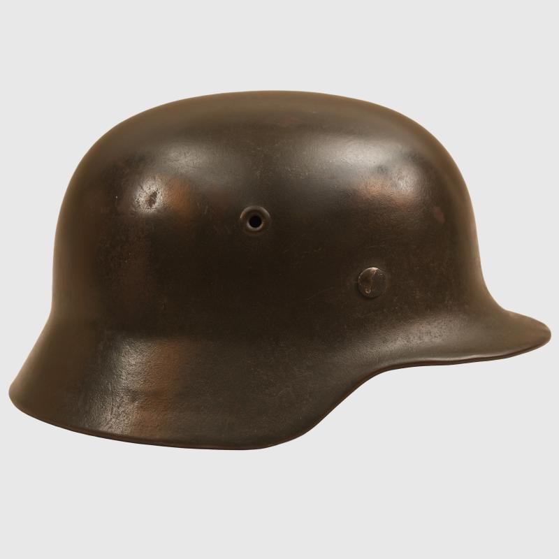 GERMAN WWII ARMY M.40 SINGLE DECAL COMBAT HELMET.