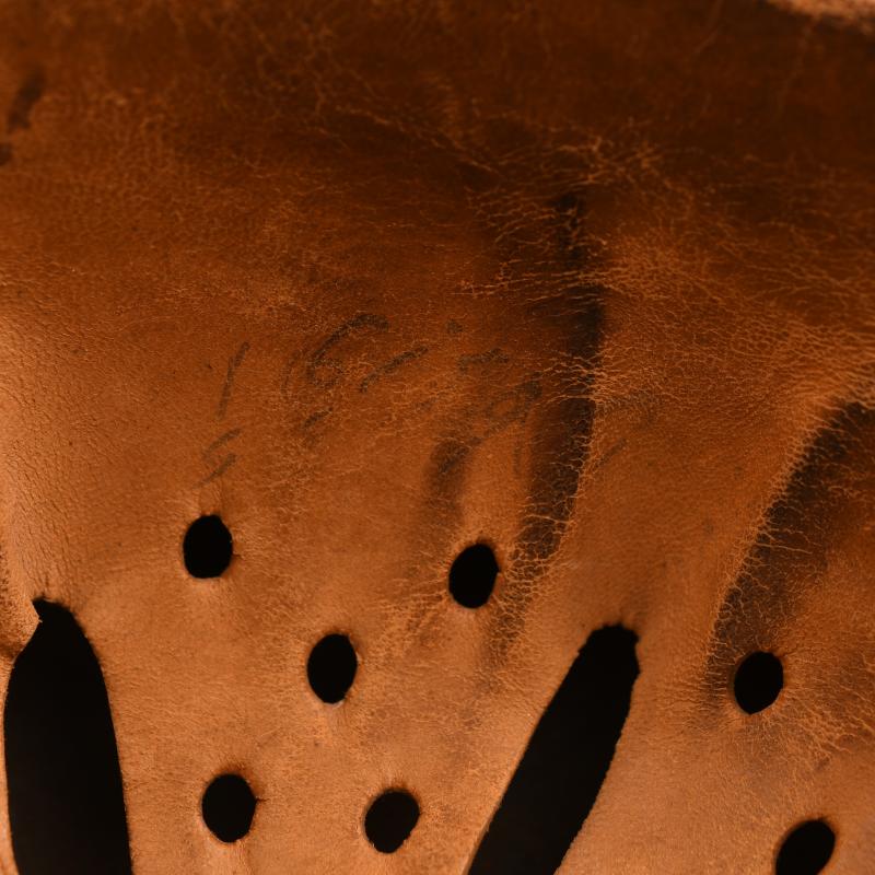 GERMAN WWII ARMY M.40 SINGLE DECAL COMBAT HELMET.