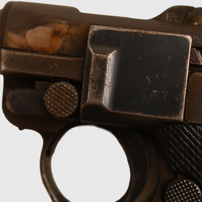 GERMAN WWI DE-ACTIVATED LUGER PISTOL.
