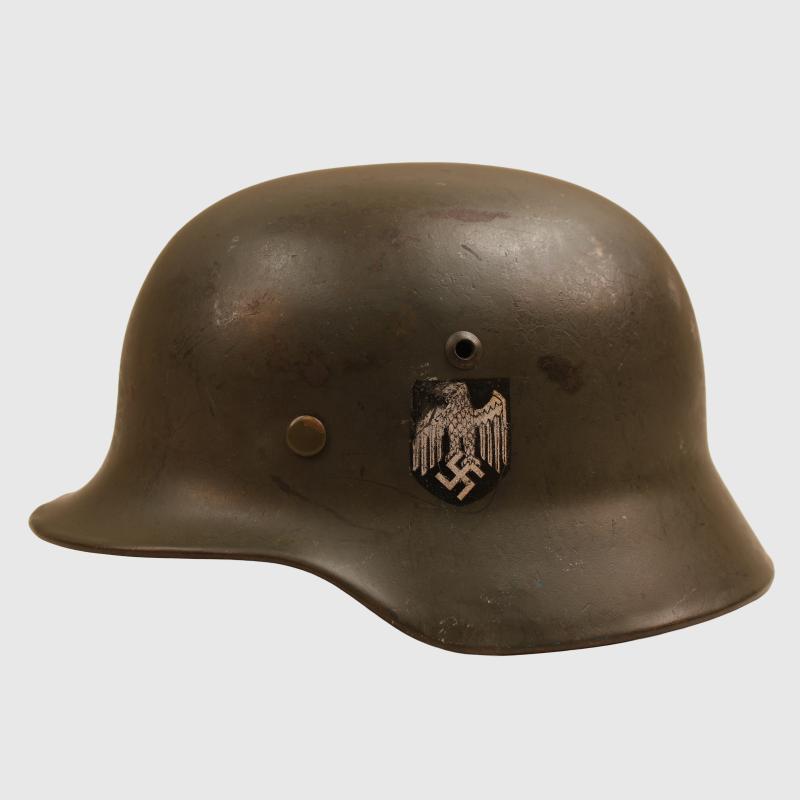 GERMAN WWII ARMY M.35 DOUBLE DECAL COMBAT HELMET.