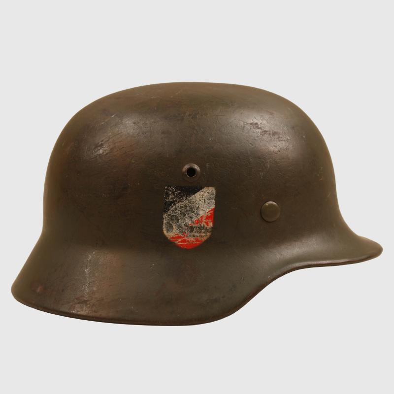 GERMAN WWII ARMY M.35 DOUBLE DECAL COMBAT HELMET.