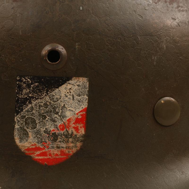 GERMAN WWII ARMY M.35 DOUBLE DECAL COMBAT HELMET.