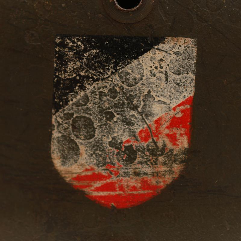 GERMAN WWII ARMY M.35 DOUBLE DECAL COMBAT HELMET.