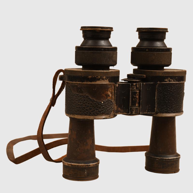 GERMAN WWII FRENCH MADE KRIEGSMARINE BINOCULARS.
