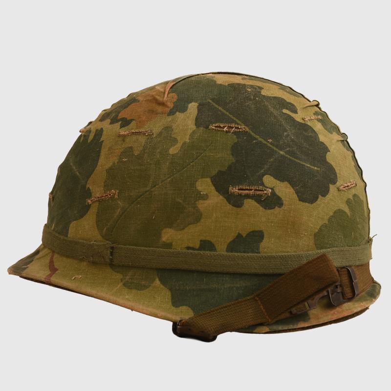 US VIETNAM WAR M.1 HELMET.