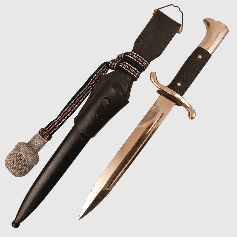 GERMAN WWII SHORT PATTERN FIRE MAN’S DRESS BAYONET BY EICKHORN.