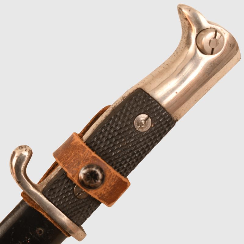GERMAN WWI EAGLE HEADED BAYONET FIXING COMBAT KNIFE.