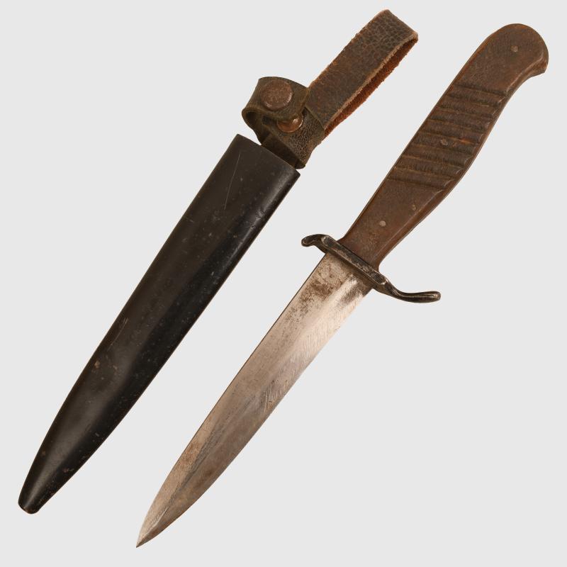 GERMAN WWI TRENCH KNIFE.