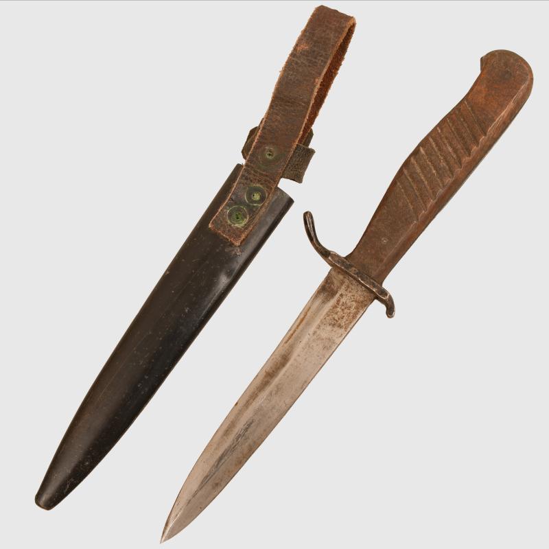 GERMAN WWI TRENCH KNIFE.