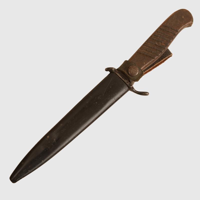 GERMAN WWI TRENCH KNIFE.