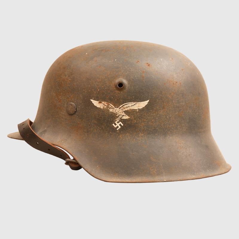 GERMAN WWII LUFTWAFFE M42 SINGLE DECAL COMBAT HELMET.