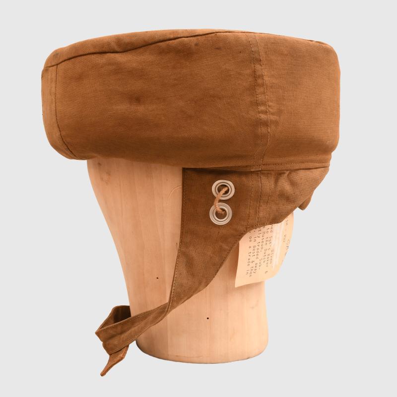 BRITISH WWII PARATROOPER TRAINING HELMET.