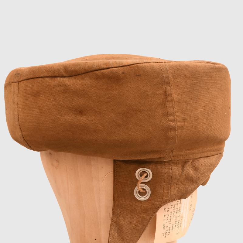 BRITISH WWII PARATROOPER TRAINING HELMET.
