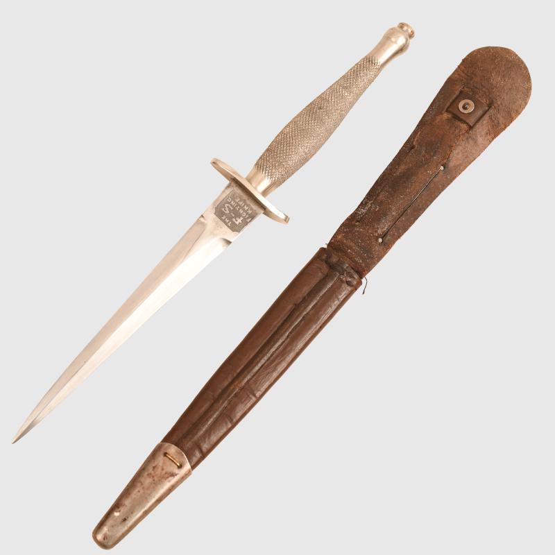 BRITISH WWII 1ST PATTERN FAIRBAIRN SYKES KNIFE, VIRTUALLY MINT.
