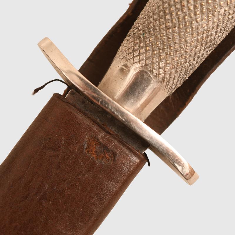 BRITISH WWII 1ST PATTERN FAIRBAIRN SYKES KNIFE, VIRTUALLY MINT.