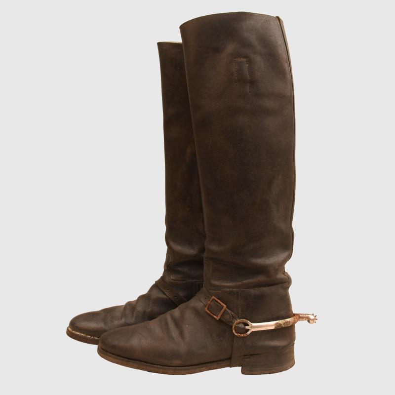 GERMAN WWI OFFICERS CAVALRY BOOTS IDENTIFIED.