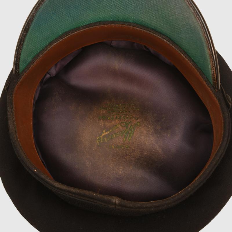 BRITISH WWII MERCHANT NAVY OFFICERS VISOR CAP, CAPTAIN AND ABOVE.