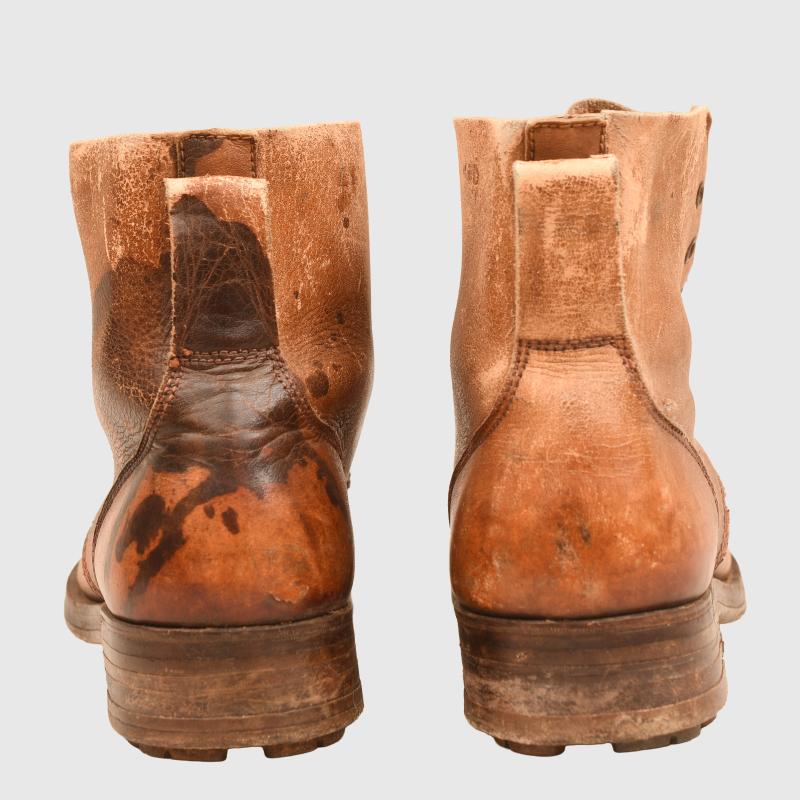BRITISH WWII JUNGLE BOOTS.