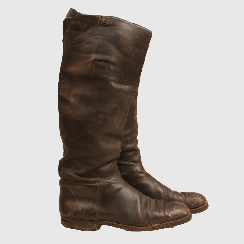 GERMAN WWII OFFICERS MOUNTED BOOTS.