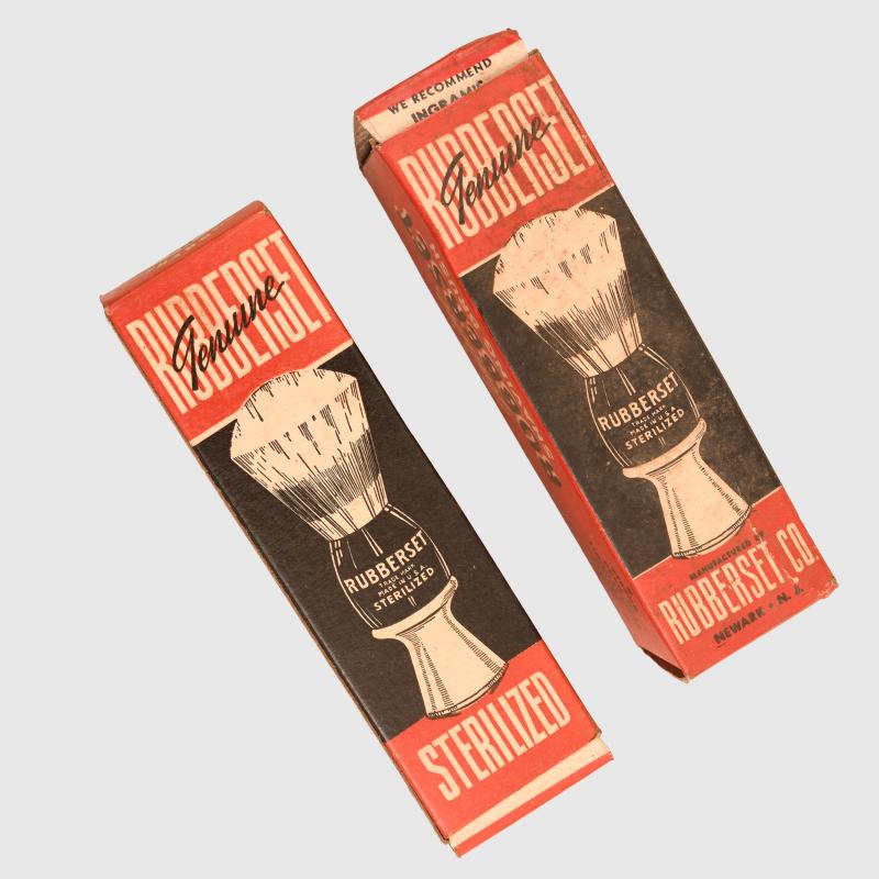 U.S. WWII RUBBER SHAVING BRUSH.