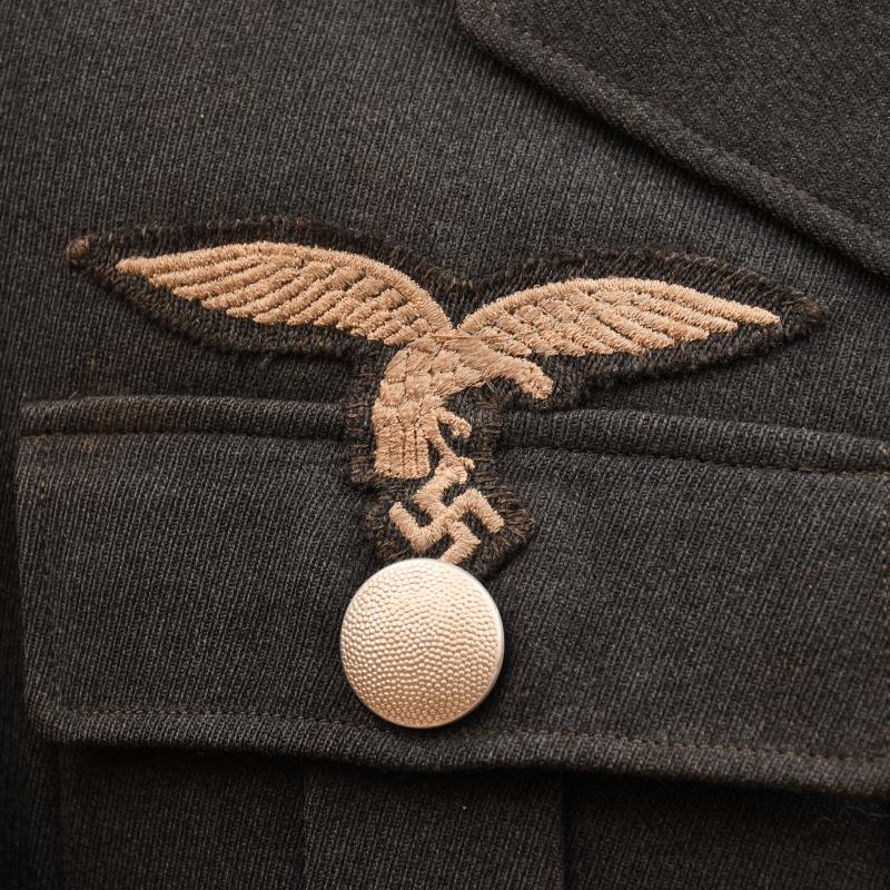 GERMAN WWII LUFTWAFFE HERMANN GOERING TUNIC AND BELT FOR A SENIOR SIGNALS NCO.