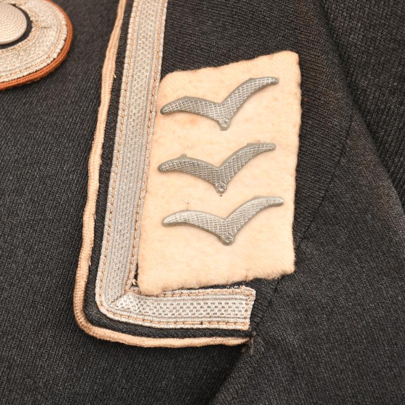 GERMAN WWII LUFTWAFFE HERMANN GOERING TUNIC AND BELT FOR A SENIOR SIGNALS NCO.