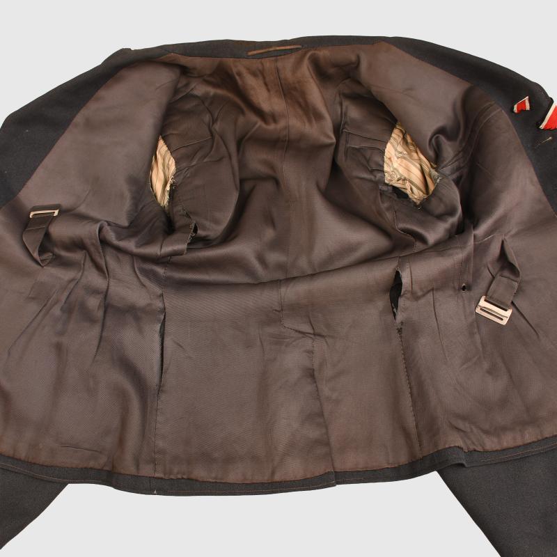GERMAN WWII LUFTWAFFE HERMANN GOERING TUNIC AND BELT FOR A SENIOR SIGNALS NCO.