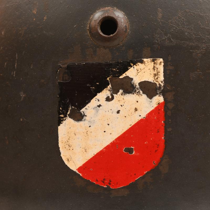 GERMAN WWII LUFTWAFFE M.35 DOUBLE DECAL COMBAT HELMET.