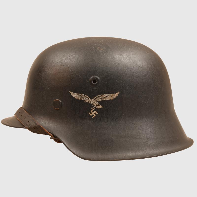GERMAN WWII LUFTWAFFE M42 SINGLE DECAL COMBAT HELMET.