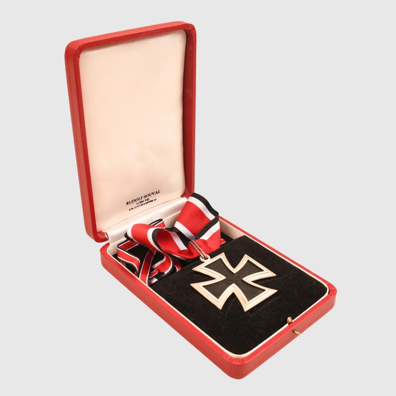 GERMAN WWII GRAND CROSS OF THE IRON CROSS BY RUDOLF SOUVAL, IN ITS ORIGINAL CASE.