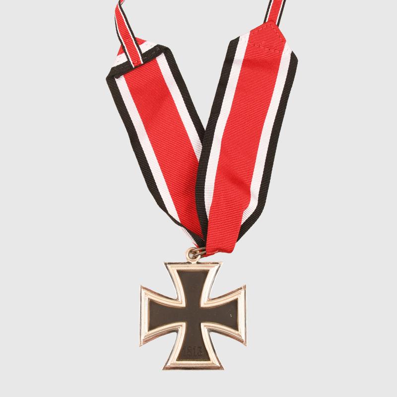 GERMAN WWII GRAND CROSS OF THE IRON CROSS BY RUDOLF SOUVAL, IN ITS ORIGINAL CASE.