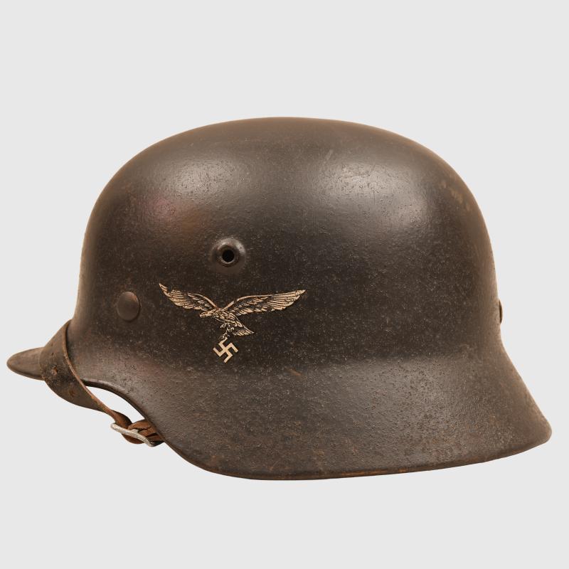 GERMAN WWII LUFTWAFFE SINGLE DECAL M 40 COMBAT HELMET.