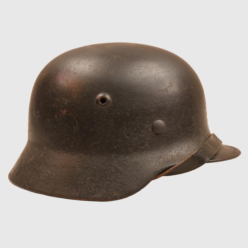 GERMAN WWII LUFTWAFFE SINGLE DECAL M 40 COMBAT HELMET.