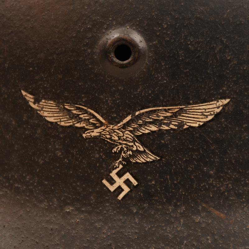 GERMAN WWII LUFTWAFFE SINGLE DECAL M 40 COMBAT HELMET.