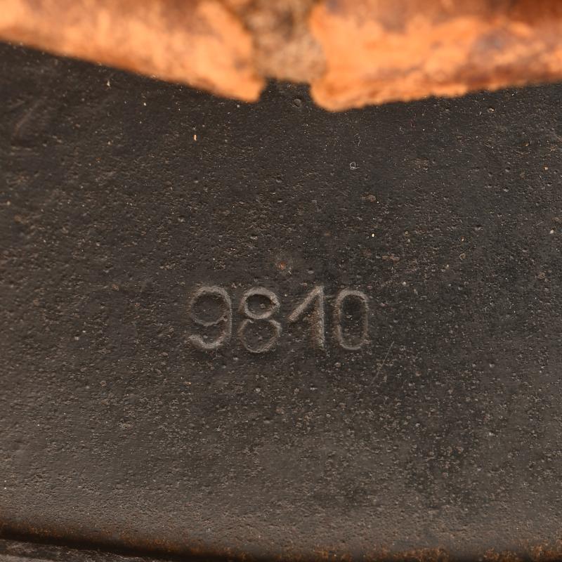 GERMAN WWII LUFTWAFFE SINGLE DECAL M 40 COMBAT HELMET.