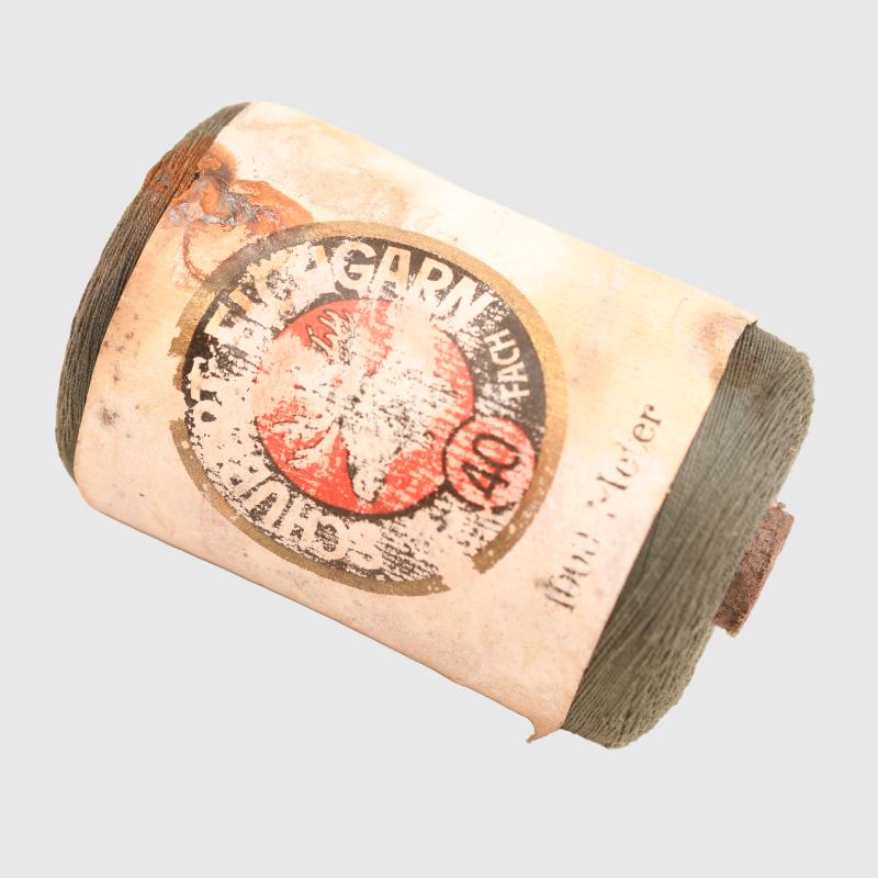 GERMAN WWII ARMY THREAD IN ORIGINAL PACKET.