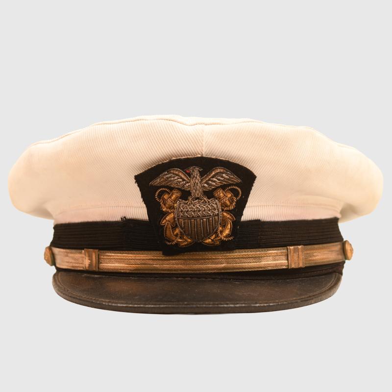 US WWII WHITE TOP NAVAL OFFICERS VISOR CAP.