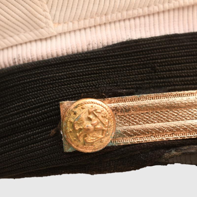 US WWII WHITE TOP NAVAL OFFICERS VISOR CAP.